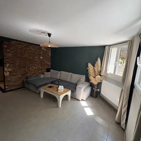 Gare/centre Апартаменты *